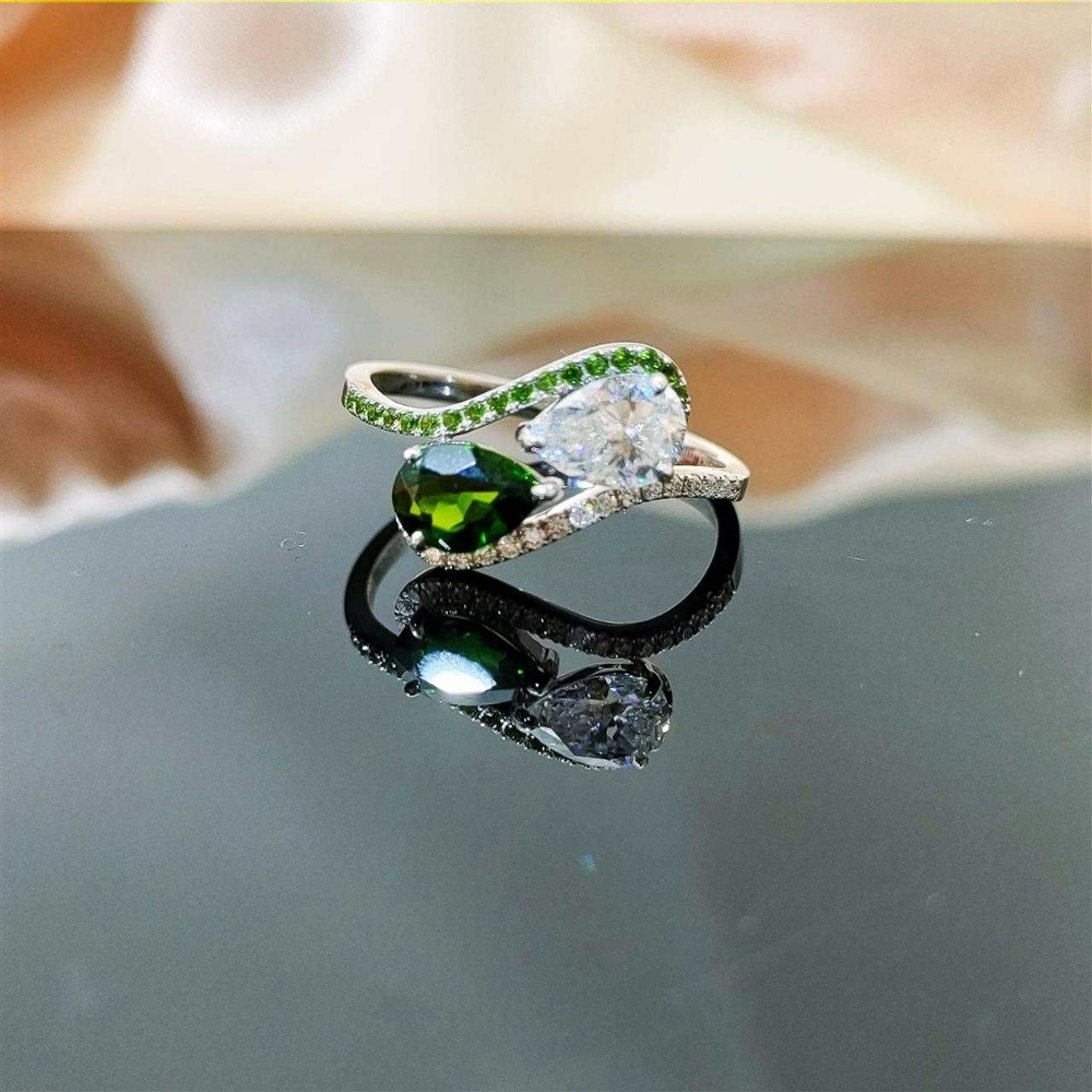 14K Solid White Gold Pear Shaped Moissanite x Diopside Ring - Picture 4 of 6